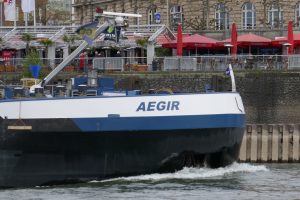 Der Rhein - Deutschlands meistbefahrene Binnenwasserstraße - Tanker Aegir - brennbare Flüssigkeiten
