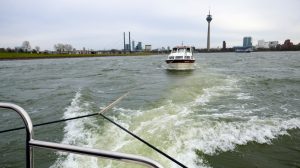 Schleppen von Segelyachten und Motoryachten - Schleppmanöver auf dem Rhein