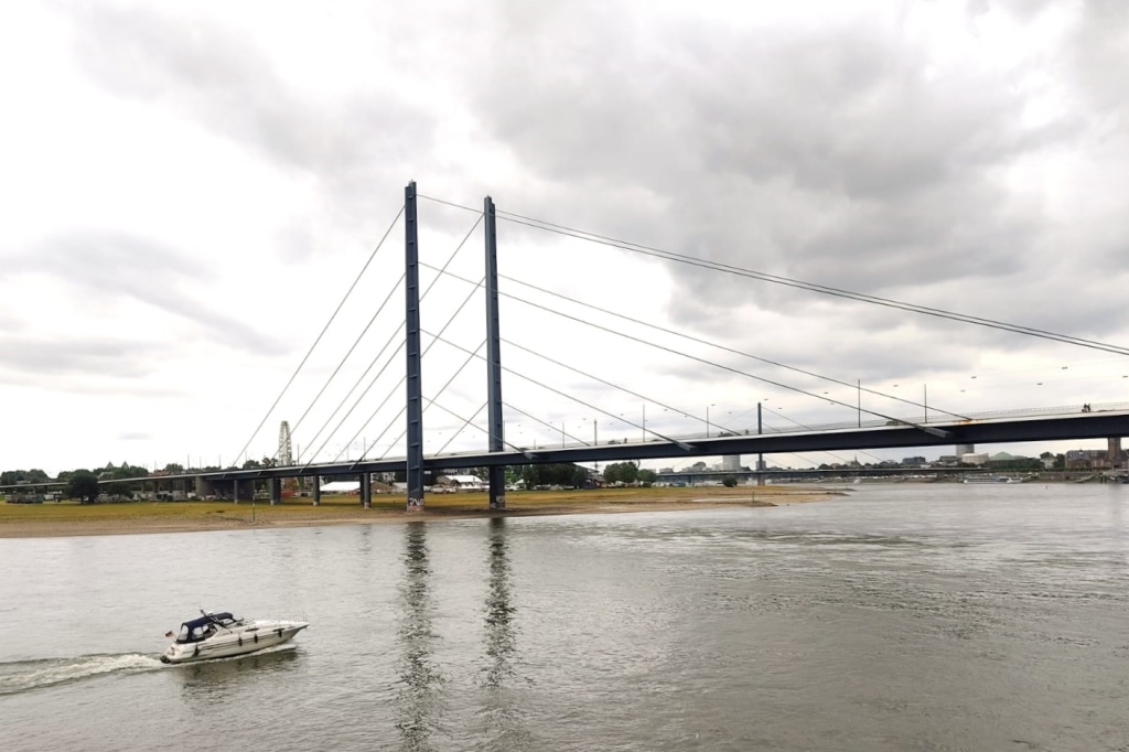 Termine Sportbootführerscheine Motorboottraining Fahren auf dem Rhein Talfahrt